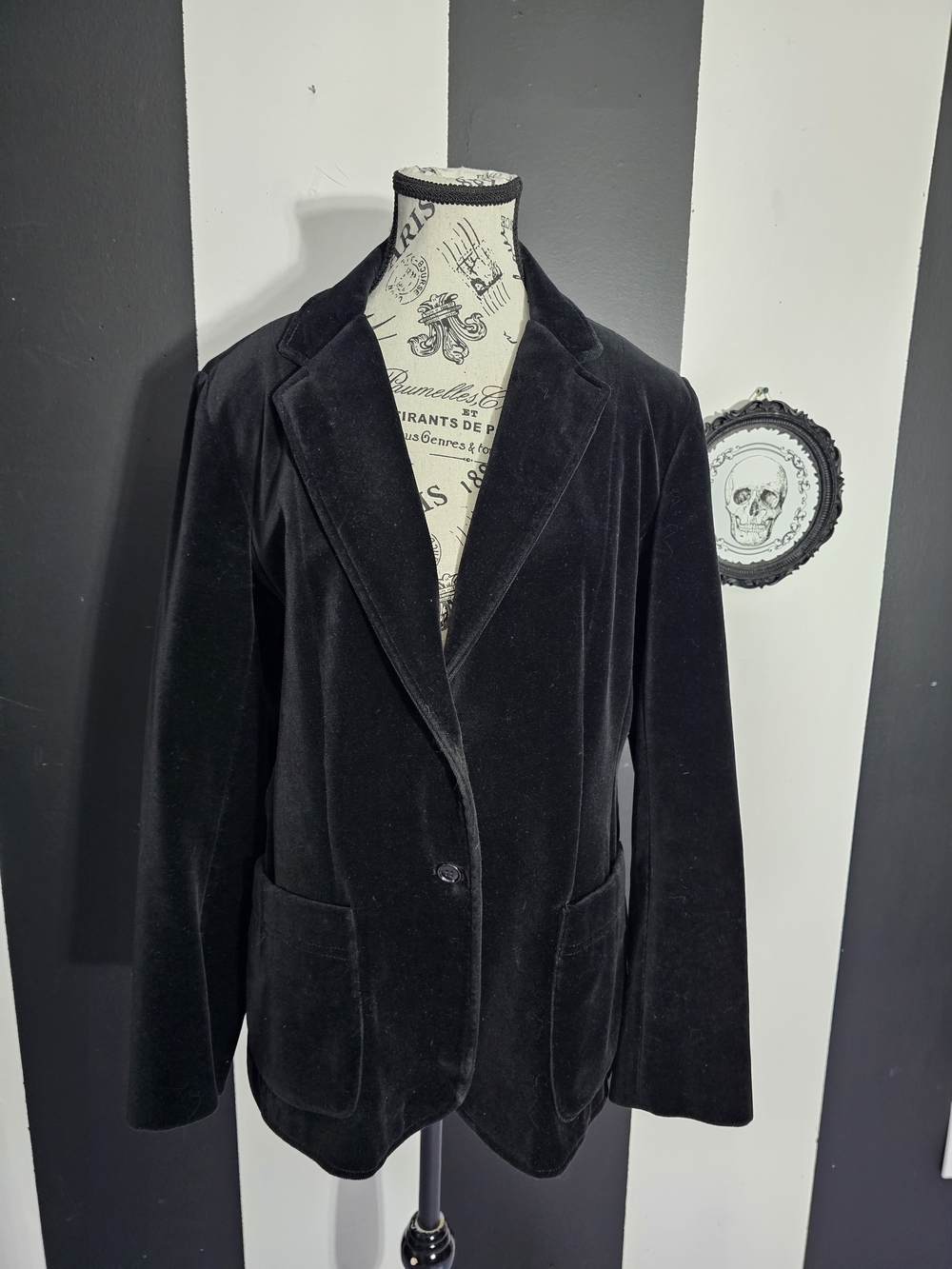 Union Made Velvet Single-Button Blazer Jacket